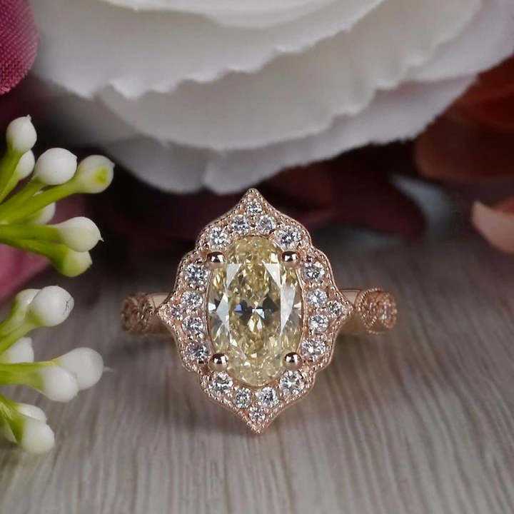 The Art of Classic Beauty in Vintage Oval Engagement Rings